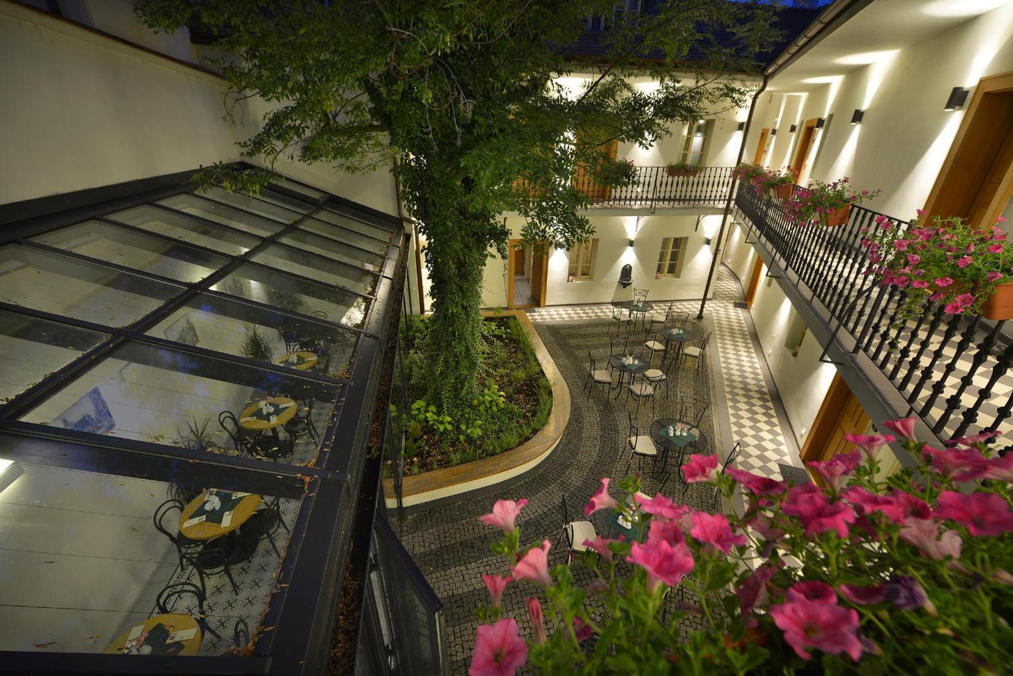 Hotel At The White Lily — Fotók 2
